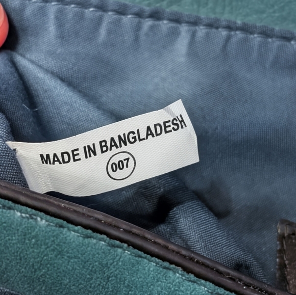 Bueno Of California Calf Turn Lock Bag. Beautiful Green/Blue Mineral Color. NWOT - Picture 4 of 6